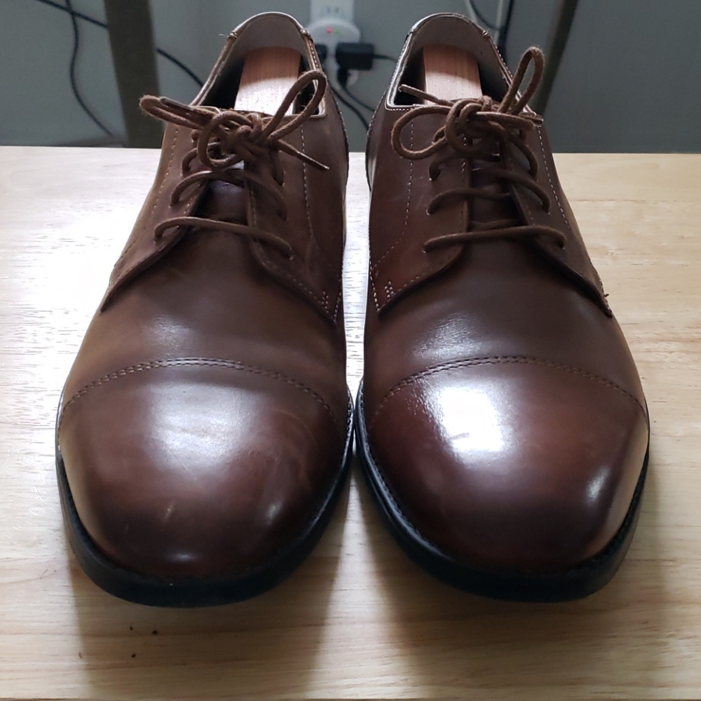 Men's Bostonian dress cap toe shoes